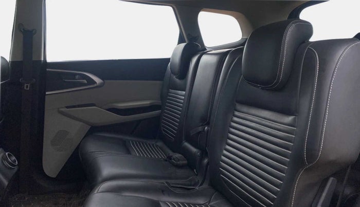 2022 KIA CARENS PRESTIGE PLUS 1.4 PETROL 7 STR, Petrol, Manual, 43,333 km, Right Side Rear Door Cabin