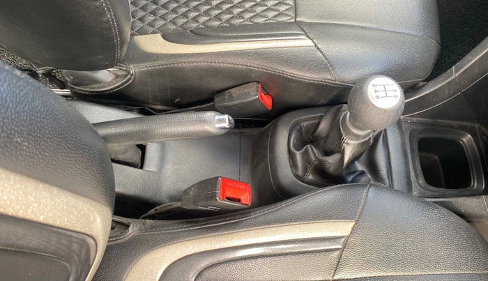 2016 Maruti Swift VDI (O), Diesel, Manual, 72,507 km, Gear Lever