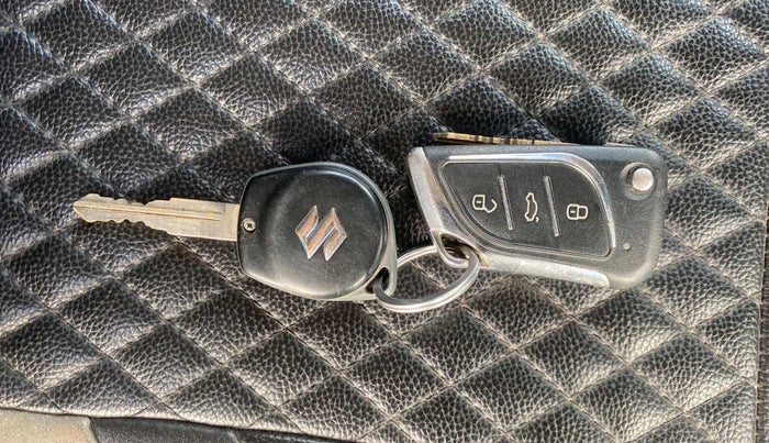 2016 Maruti Swift VDI (O), Diesel, Manual, 72,507 km, Key Close Up
