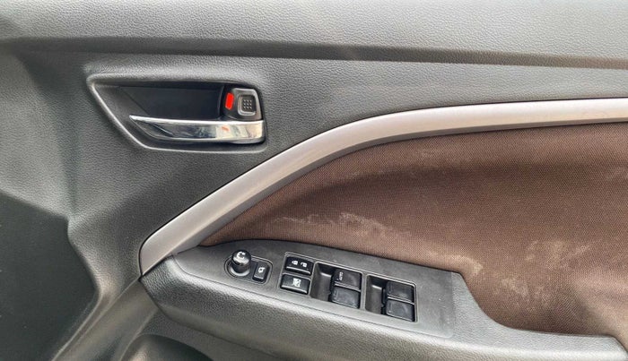 2022 Maruti BREZZA ZXI + SMART HYBRID, Petrol, Manual, 47,753 km, Driver Side Door Panels Control