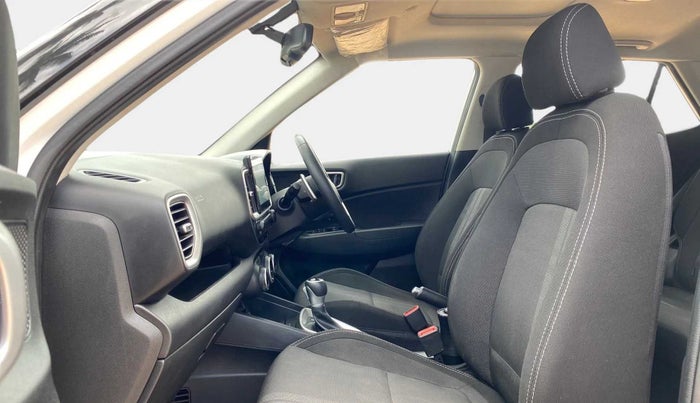 2022 Hyundai VENUE SX PLUS 1.0 TURBO DCT, Petrol, Automatic, 18,989 km, Right Side Front Door Cabin