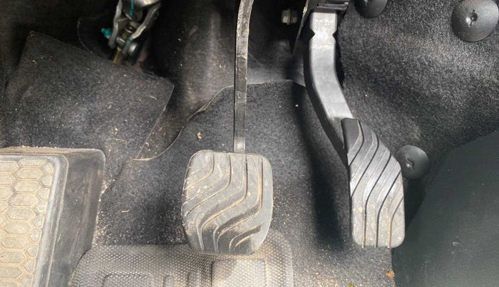 2022 Nissan MAGNITE XV PREMIUM TURBO CVT DUAL TONE, Petrol, Automatic, 13,168 km, Pedals