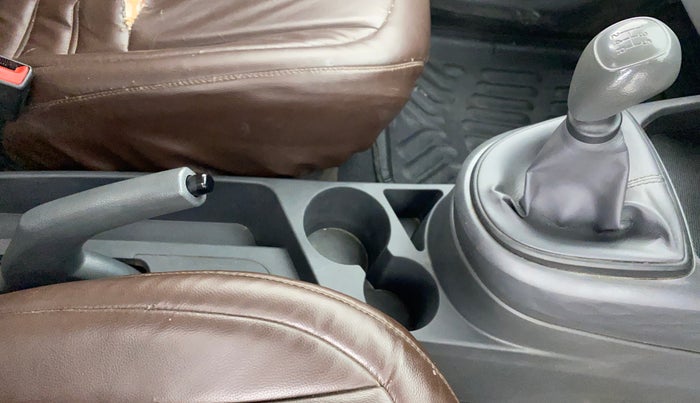 2021 Hyundai GRAND I10 NIOS ERA PETROL, Petrol, Manual, 42,369 km, Gear Lever
