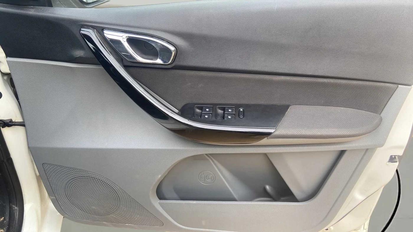 2017 Tata TIGOR XZ (O) PETROL, Petrol, Manual, 37,760 km, Driver Side Door Panels Control