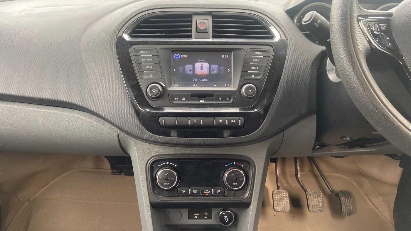 2017 Tata TIGOR XZ (O) PETROL, Petrol, Manual, 37,760 km, Air Conditioner