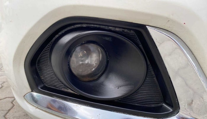 2017 Maruti Dzire VDI, Diesel, Manual, 57,197 km, Right fog light - Not working