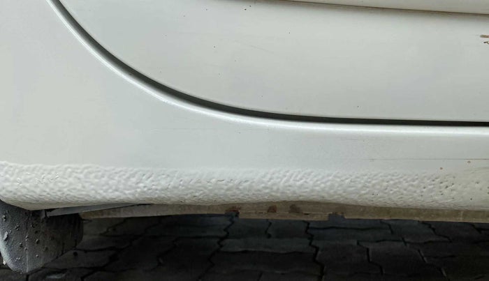 2017 Maruti Dzire VDI, Diesel, Manual, 57,197 km, Right running board - Minor scratches