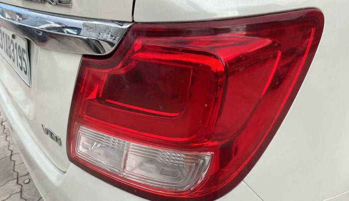 2017 Maruti Dzire VDI, Diesel, Manual, 57,197 km, Right tail light - Minor scratches