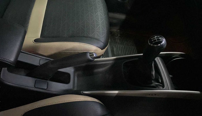 2017 Maruti Baleno ZETA PETROL 1.2, Petrol, Manual, 44,130 km, Gear Lever