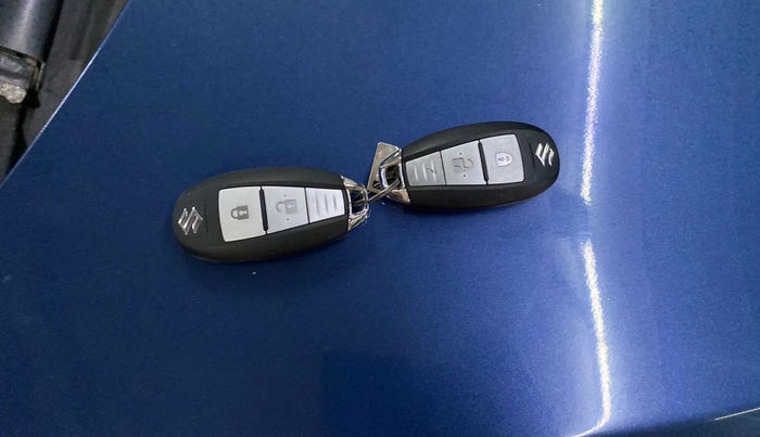 2017 Maruti Baleno ZETA PETROL 1.2, Petrol, Manual, 44,130 km, Key Close Up