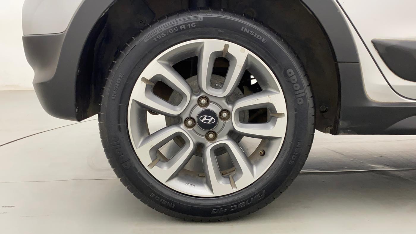 2015 Hyundai i20 Active 1.2 SX, Petrol, Manual, 39,168 km, Right Rear Wheel