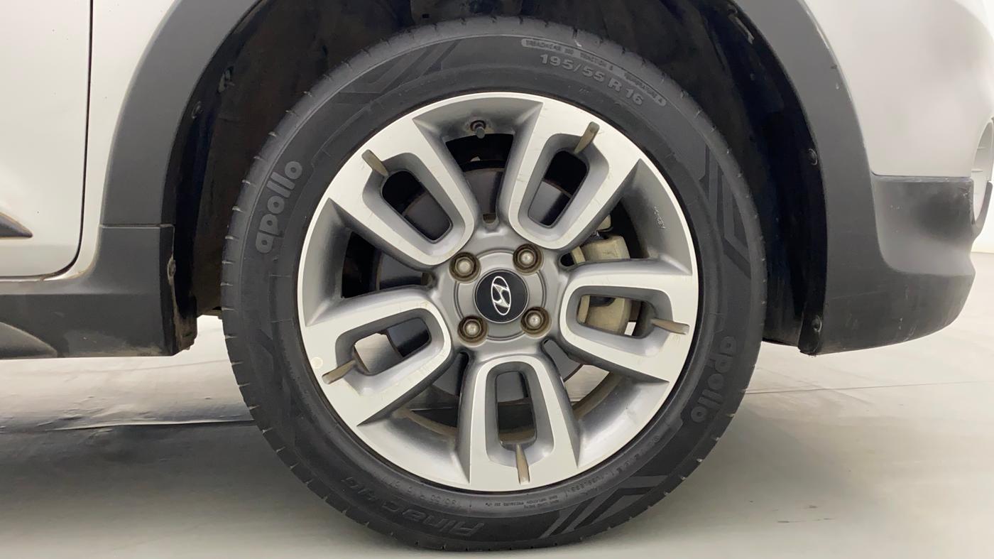 2015 Hyundai i20 Active 1.2 SX, Petrol, Manual, 39,168 km, Right Front Wheel