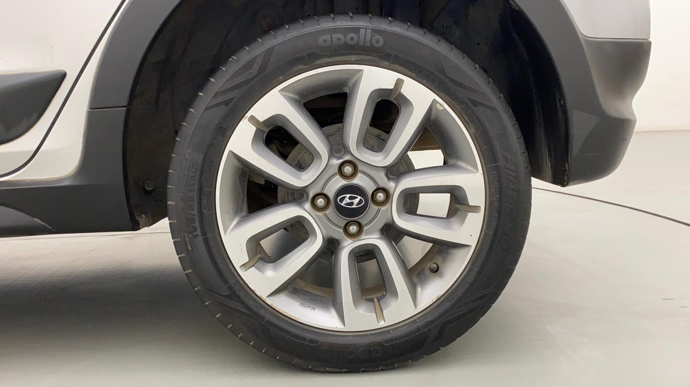 2015 Hyundai i20 Active 1.2 SX, Petrol, Manual, 39,168 km, Left Rear Wheel