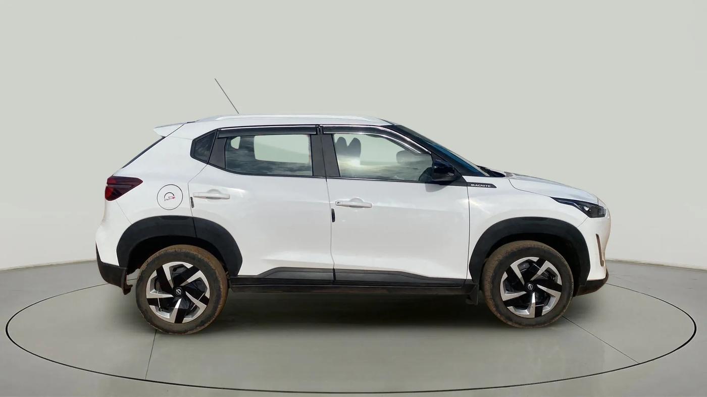 2021 Nissan MAGNITE XL, Petrol, Manual, 27,578 km, Right Side View
