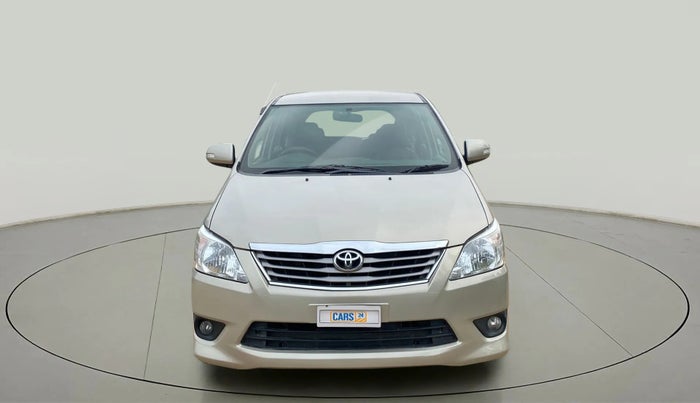 2013 Toyota Innova 2.5 VX 8 STR, Diesel, Manual, 97,207 km, Front