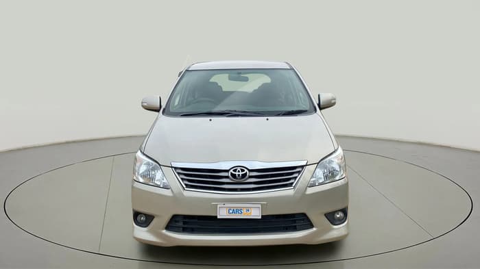 2013 Toyota Innova 2.5 VX 8 STR, Diesel, Manual, 97,207 km, Front