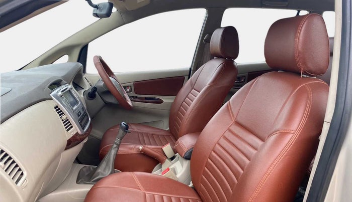 2013 Toyota Innova 2.5 VX 8 STR, Diesel, Manual, 97,207 km, Right Side Front Door Cabin