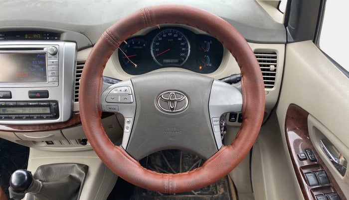 2013 Toyota Innova 2.5 VX 8 STR, Diesel, Manual, 97,207 km, Steering Wheel Close Up