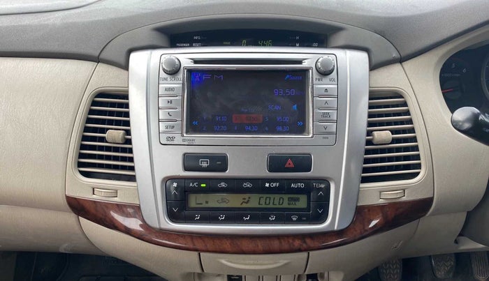 2013 Toyota Innova 2.5 VX 8 STR, Diesel, Manual, 97,207 km, Air Conditioner
