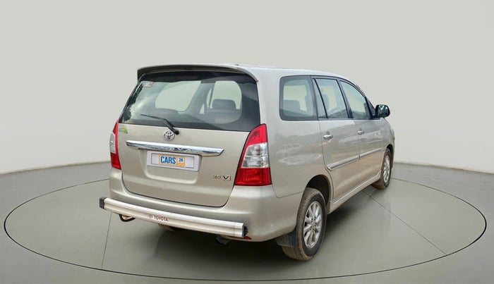 2013 Toyota Innova 2.5 VX 8 STR, Diesel, Manual, 97,207 km, Right Back Diagonal
