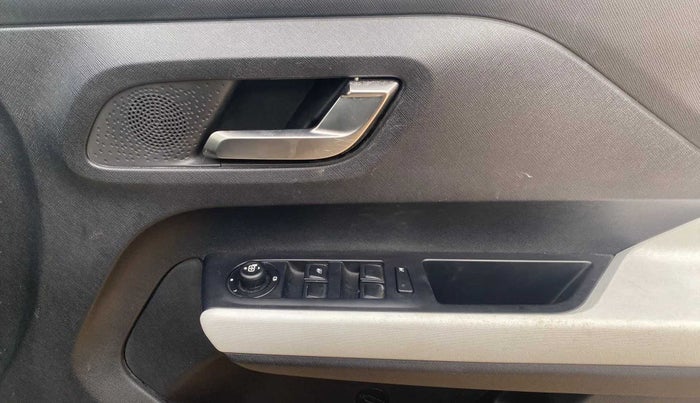 2022 Tata PUNCH CREATIVE  MT, Petrol, Manual, 43,093 km, Driver Side Door Panels Control