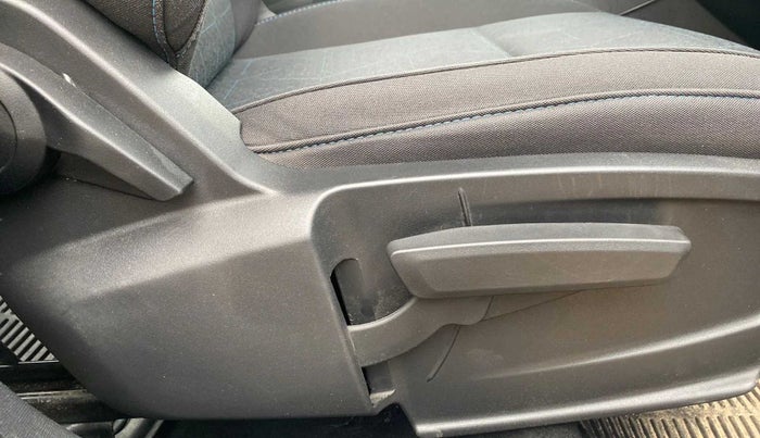 2022 Tata PUNCH CREATIVE  MT, Petrol, Manual, 43,093 km, Driver Side Adjustment Panel