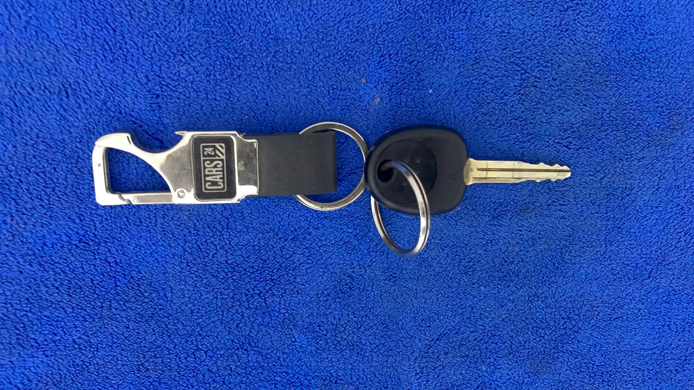 2022 KIA CARENS PREMIUM 1.4 PETROL 7 STR, Petrol, Manual, 38,913 km, Key Close Up
