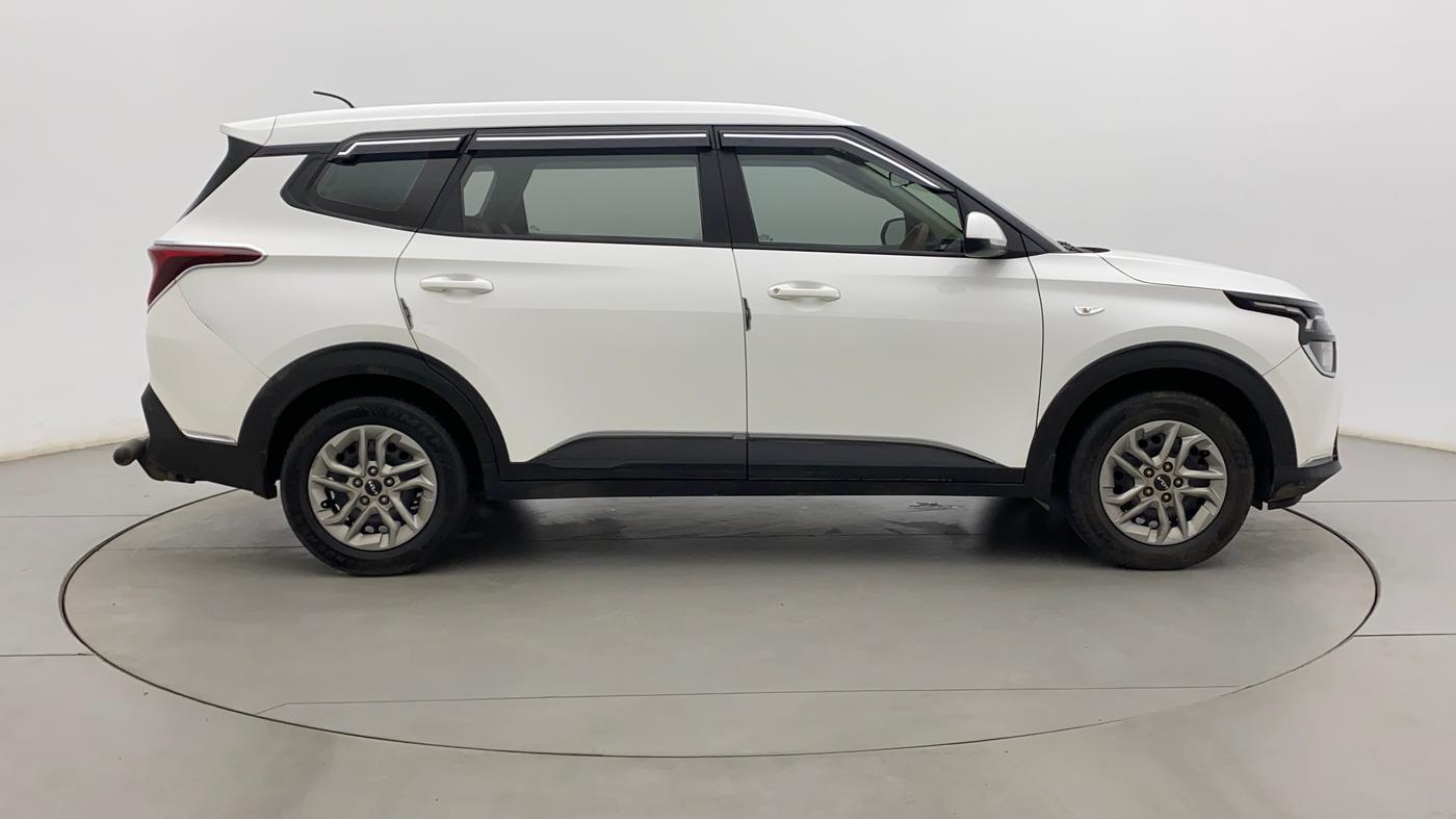 2022 KIA CARENS PREMIUM 1.4 PETROL 7 STR, Petrol, Manual, 38,913 km, Right Side View