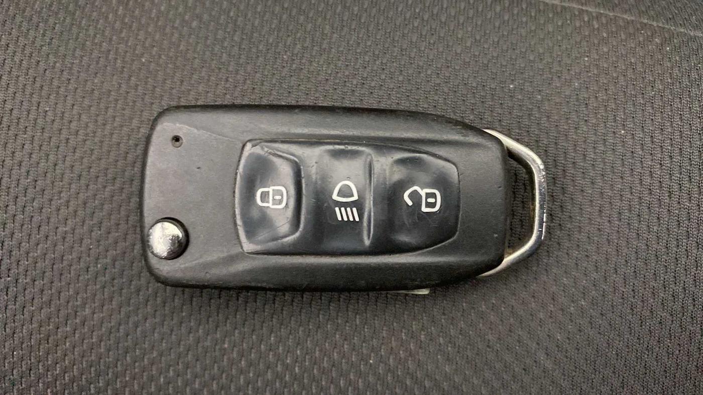 2019 Tata NEXON XM PETROL, Petrol, Manual, 50,798 km, Key Close Up