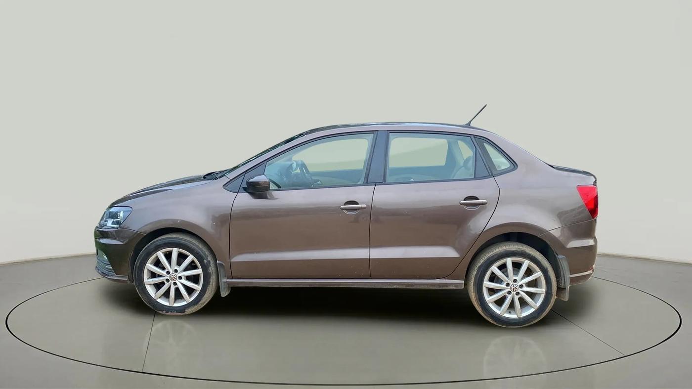 2017 Volkswagen Ameo HIGHLINE1.2L, Petrol, Manual, 69,020 km, Left Side