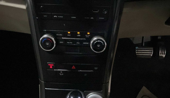 2017 Mahindra XUV500 W10 AT, Diesel, Automatic, 82,296 km, AC Unit - Car heater not working