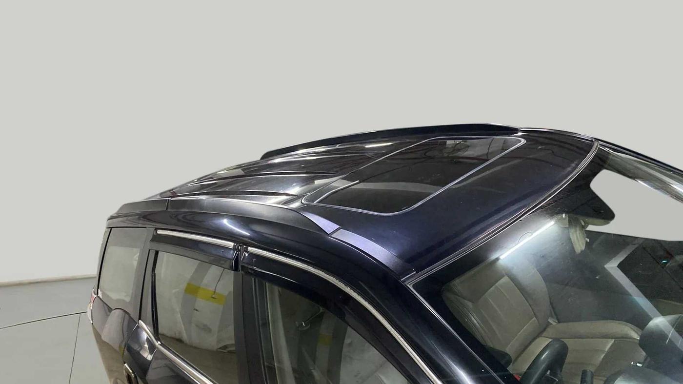 2017 Mahindra XUV500 W10 AT, Diesel, Automatic, 82,356 km, Roof