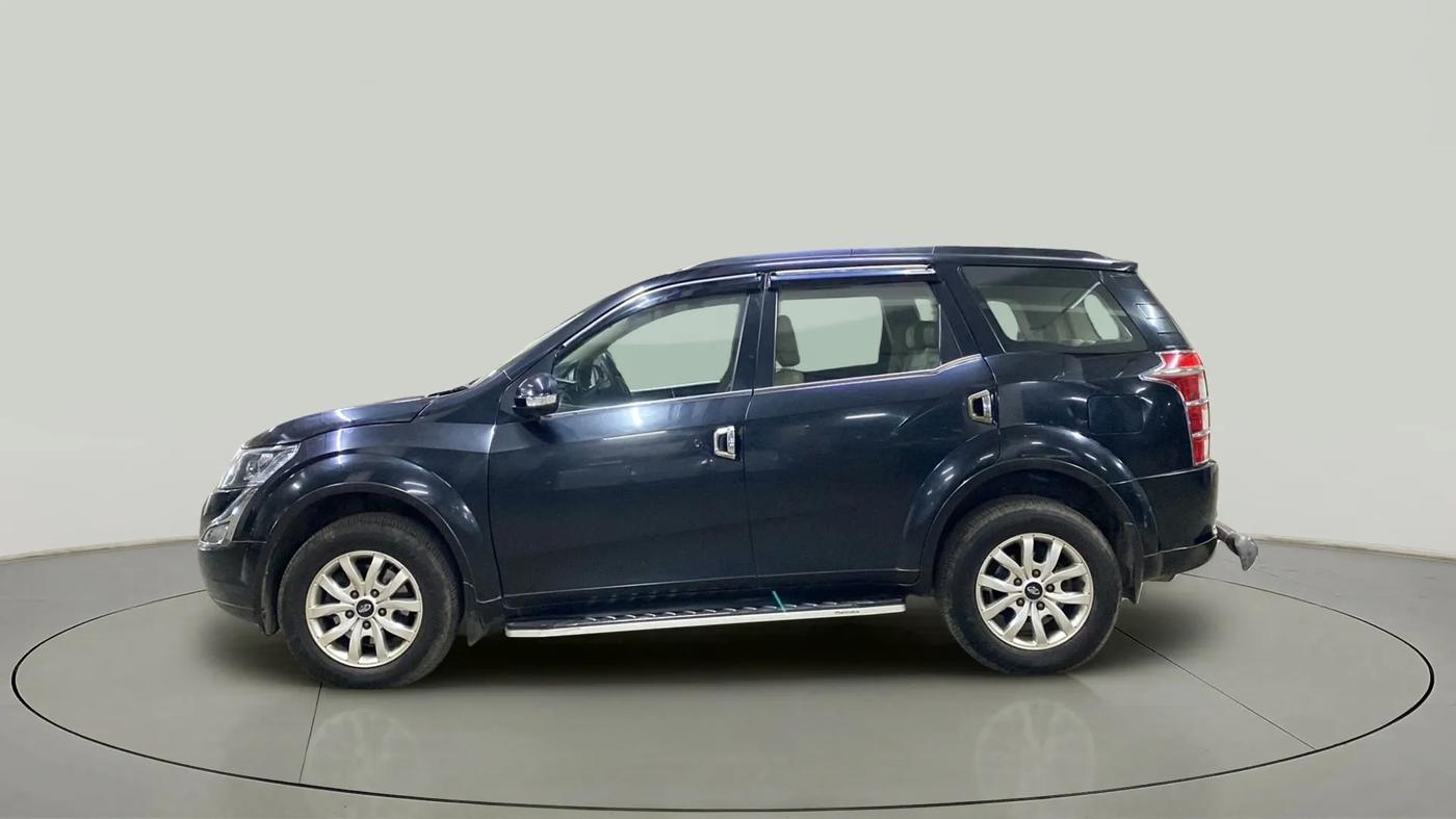 2017 Mahindra XUV500 W10 AT, Diesel, Automatic, 82,356 km, Left Side