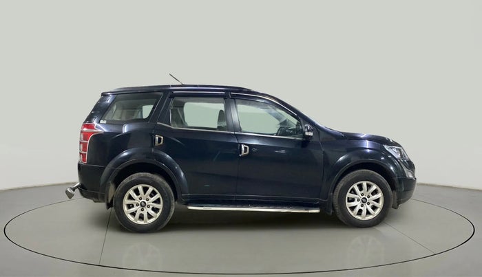 2017 Mahindra XUV500 W10 AT, Diesel, Automatic, 82,296 km, Right Side View