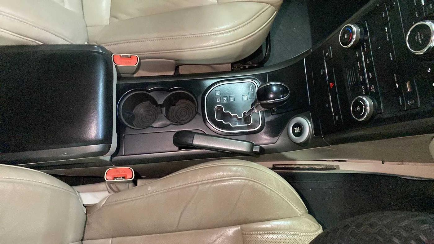2017 Mahindra XUV500 W10 AT, Diesel, Automatic, 82,356 km, Gear Lever