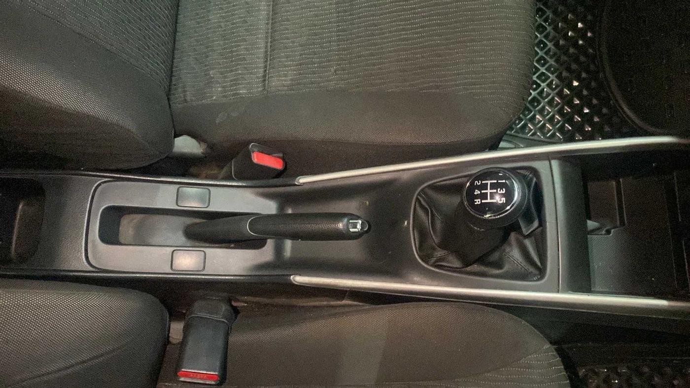 2017 Maruti Baleno DELTA DIESEL 1.3, Diesel, Manual, 17,557 km, Gear Lever