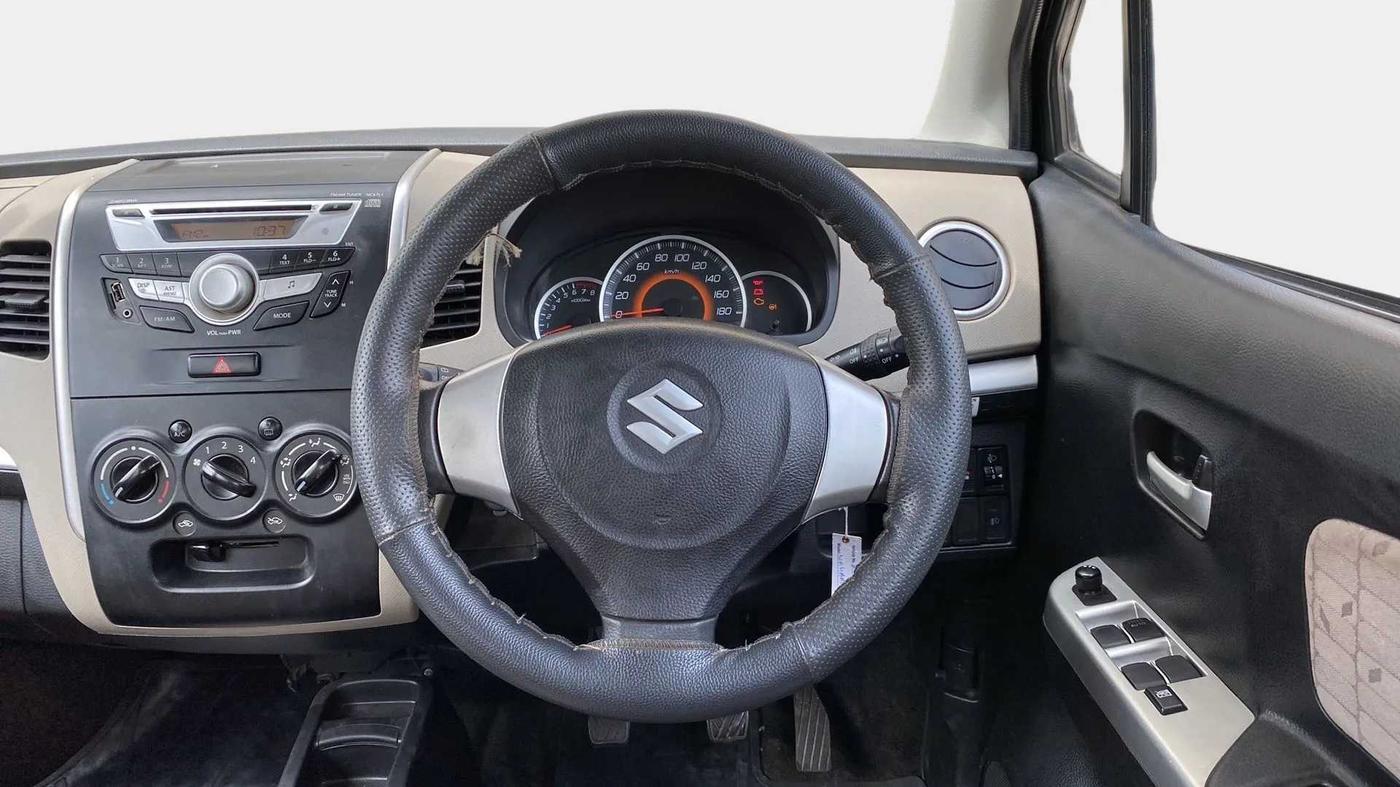 2016 Maruti Wagon R 1.0 VXI, Petrol, Manual, 15,267 km, Steering Wheel Close Up