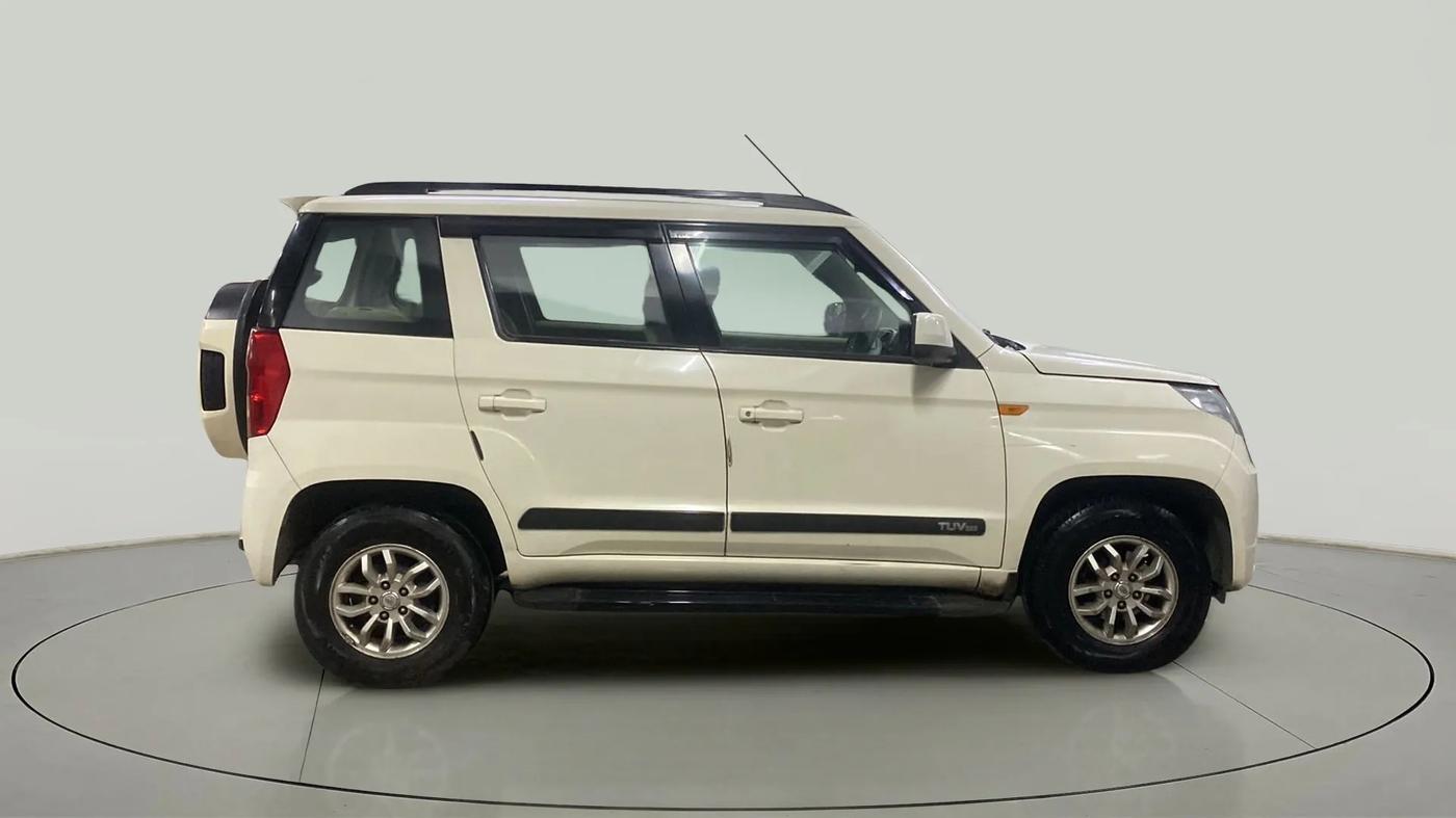 2016 Mahindra TUV300 T8 AMT, Diesel, Automatic, 44,459 km, Right Side View