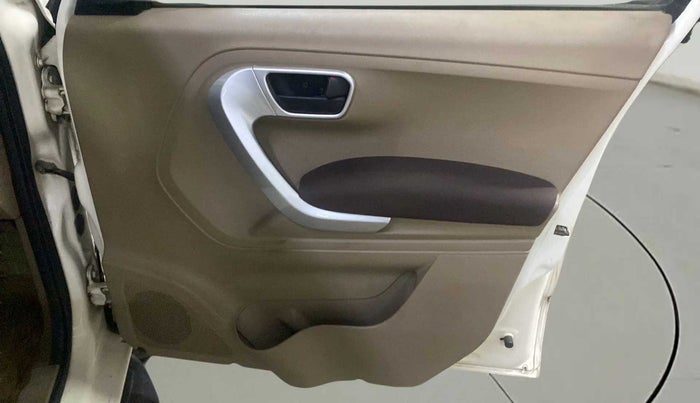 2016 Mahindra TUV300 T8 AMT, Diesel, Automatic, 44,459 km, Driver Side Door Panels Control