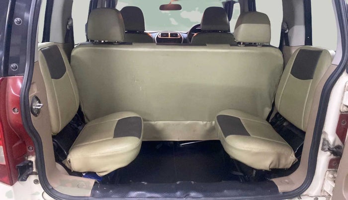 2016 Mahindra TUV300 T8 AMT, Diesel, Automatic, 44,459 km, Boot Inside