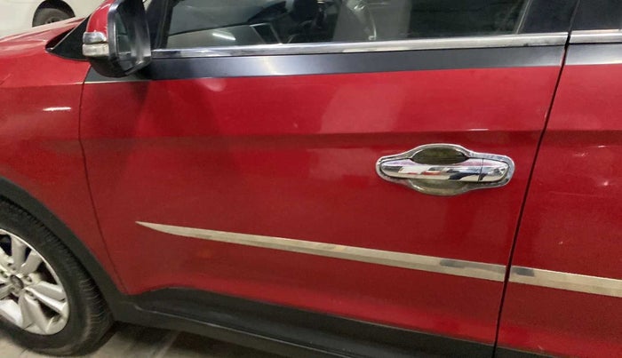 2015 Hyundai Creta SX PLUS AT 1.6 DIESEL, Diesel, Automatic, 1,13,804 km, Front passenger door - Minor scratches