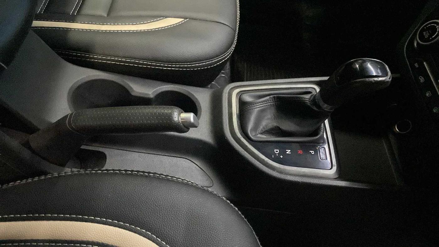 2015 Hyundai Creta SX PLUS AT 1.6 DIESEL, Diesel, Automatic, 1,12,447 km, Gear Lever