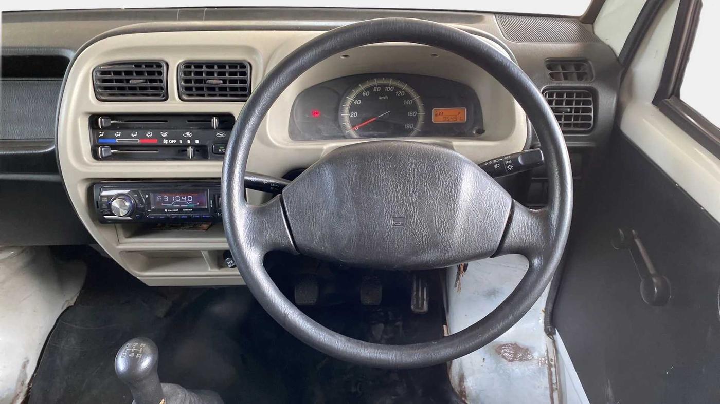 2017 Maruti Eeco 5 STR WITH A/C+HTR, CNG, Manual, 95,843 km, Steering Wheel Close Up