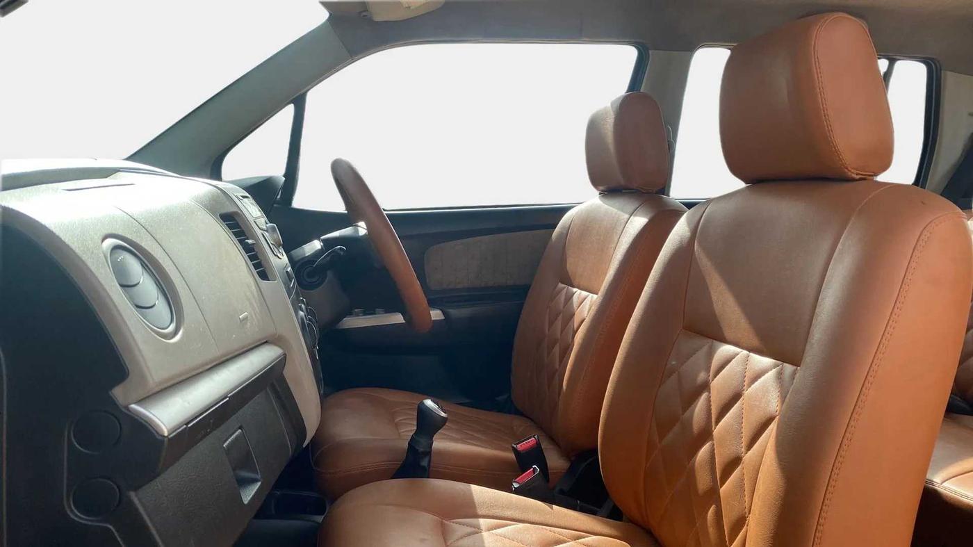 2013 Maruti Wagon R 1.0 VXI, Petrol, Manual, 90,334 km, Right Side Front Door Cabin