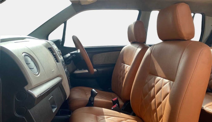 2013 Maruti Wagon R 1.0 VXI, Petrol, Manual, 90,334 km, Right Side Front Door Cabin