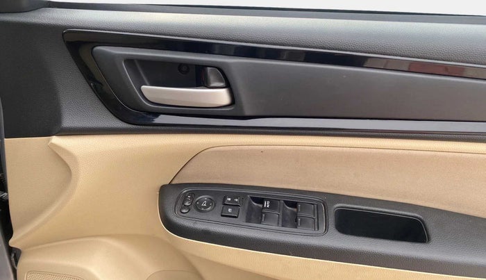 2020 Honda Amaze 1.2L I-VTEC S, Petrol, Manual, 59,423 km, Driver Side Door Panels Control