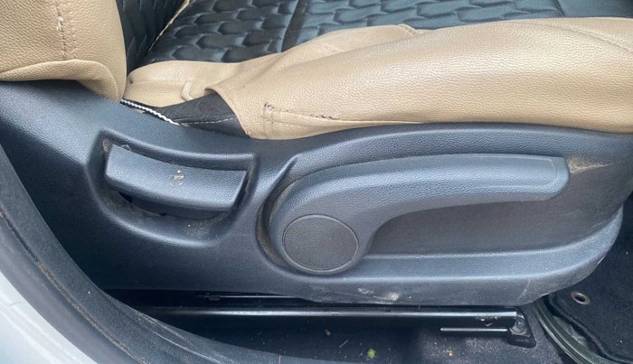 2018 Hyundai Elite i20 SPORTZ 1.2, Petrol, Manual, 73,226 km, Driver Side Adjustment Panel