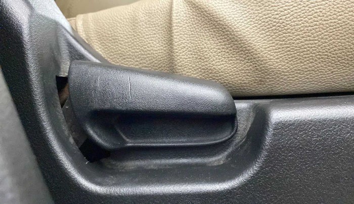 2018 Maruti Wagon R 1.0 LXI CNG, CNG, Manual, 43,895 km, Driver Side Adjustment Panel
