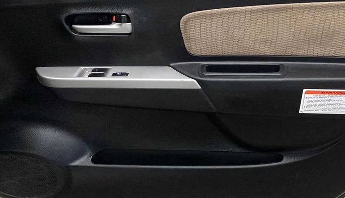 2018 Maruti Wagon R 1.0 LXI CNG, CNG, Manual, 43,895 km, Driver Side Door Panels Control