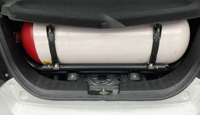 2018 Maruti Wagon R 1.0 LXI CNG, CNG, Manual, 43,895 km, Boot Inside